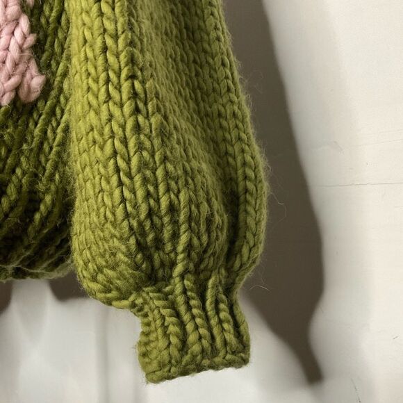 The Knitter. Green Pink Floral Chunky Knit Balloon Sleeve Mockneck Sweater - Picture 4 of 6